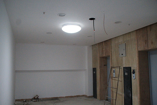 四川雅安體育館走廊通道應(yīng)用光導(dǎo)照明 無眩光的光導(dǎo)照明